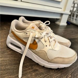 Nike air max size 7 shoes.